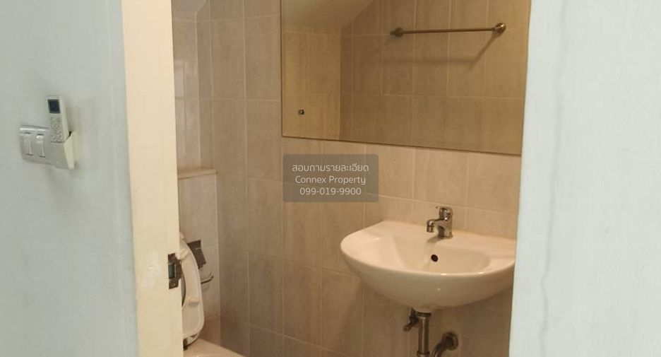 For rent 3 ベッドルーム townhouse in Wang Thonglang, Bangkok