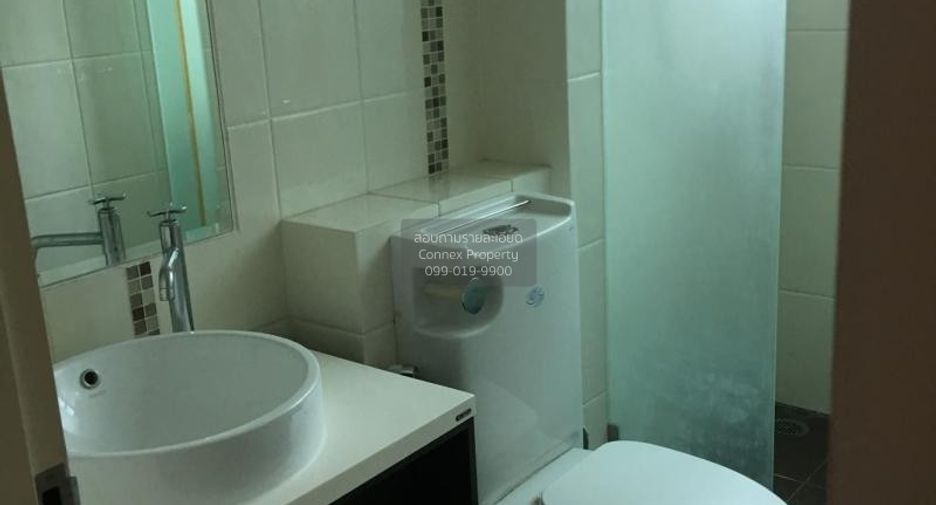 For rent 2 bedrooms condo in Bang Rak, Bangkok