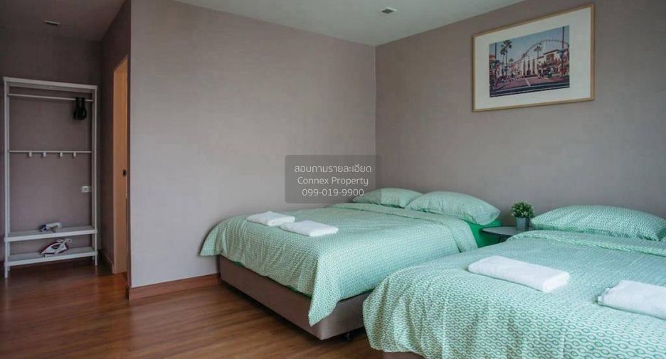 For rent 2 bedrooms condo in Bang Rak, Bangkok