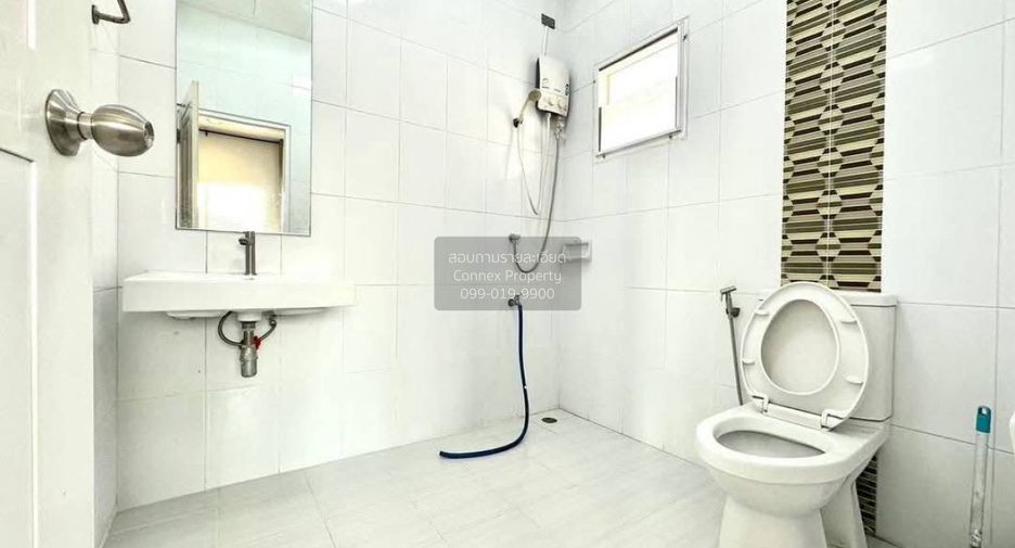 Casa en alquiler de 3 habitaciones en Lat Krabang, Bangkok