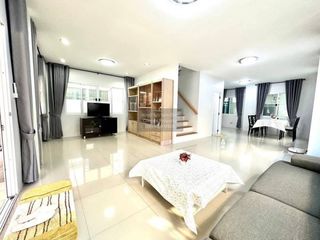 Casa en alquiler de 3 habitaciones en Lat Krabang, Bangkok