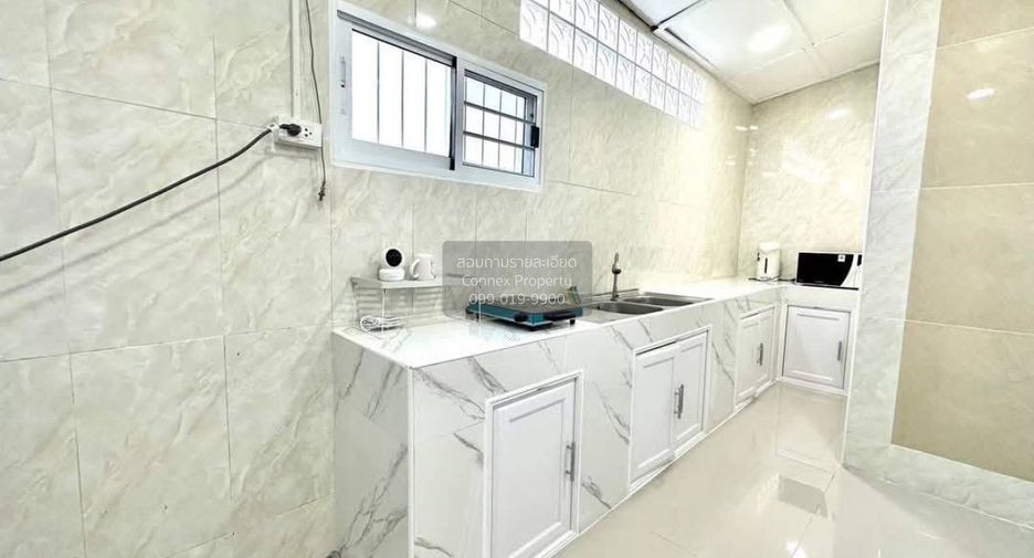 Casa en alquiler de 3 habitaciones en Lat Krabang, Bangkok