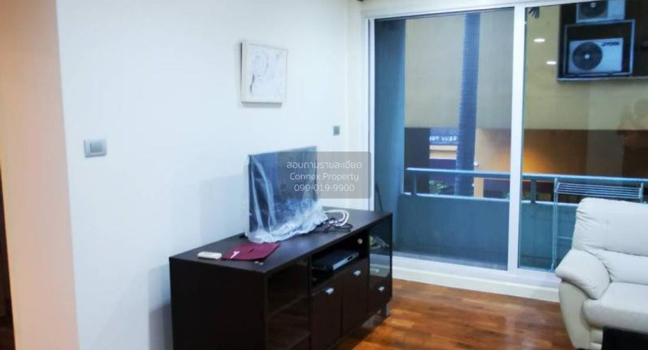 For rent 2 bedrooms condo in Pathum Wan, Bangkok