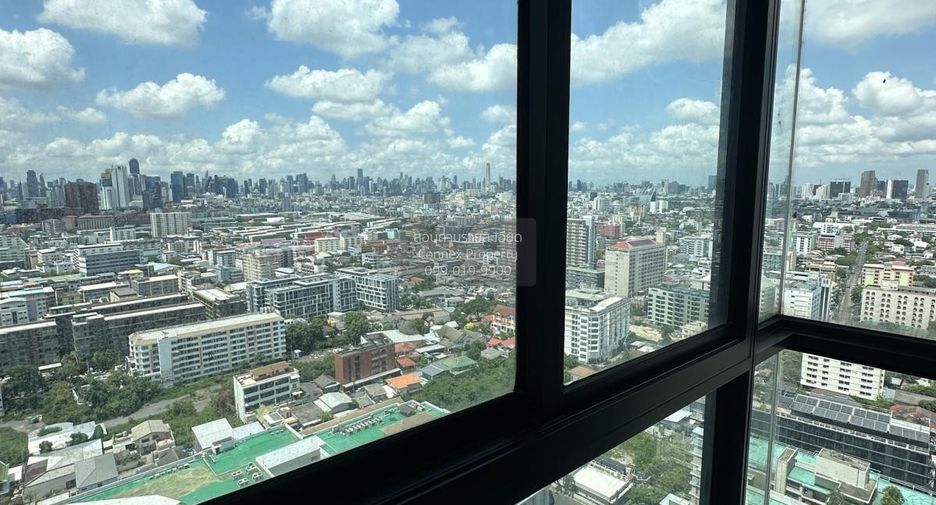 Condo en alquiler de 2 habitaciones en Huai Khwang, Bangkok