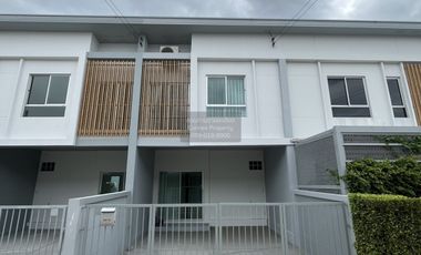 出租 2 卧室 联排别墅 在 Pak Kret, Nonthaburi