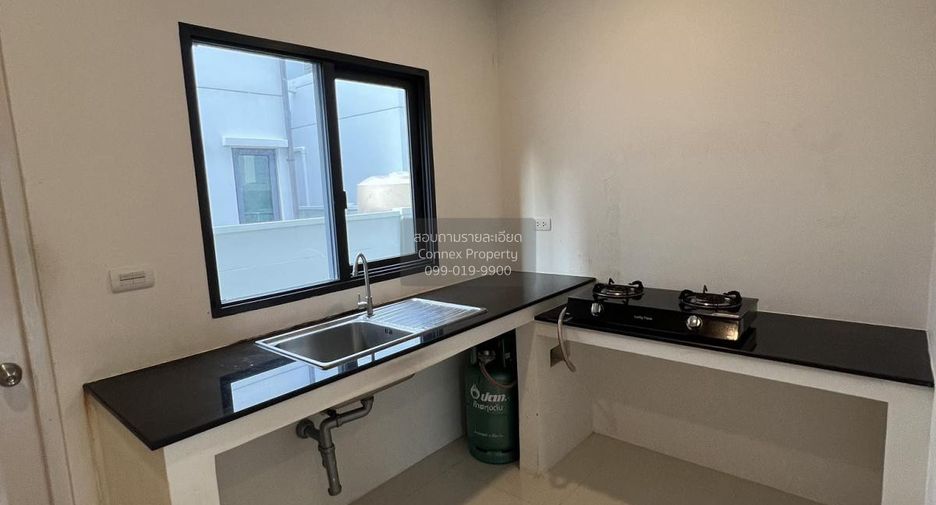 For rent 4 bedrooms house in Mueang Pathum Thani, Pathum Thani