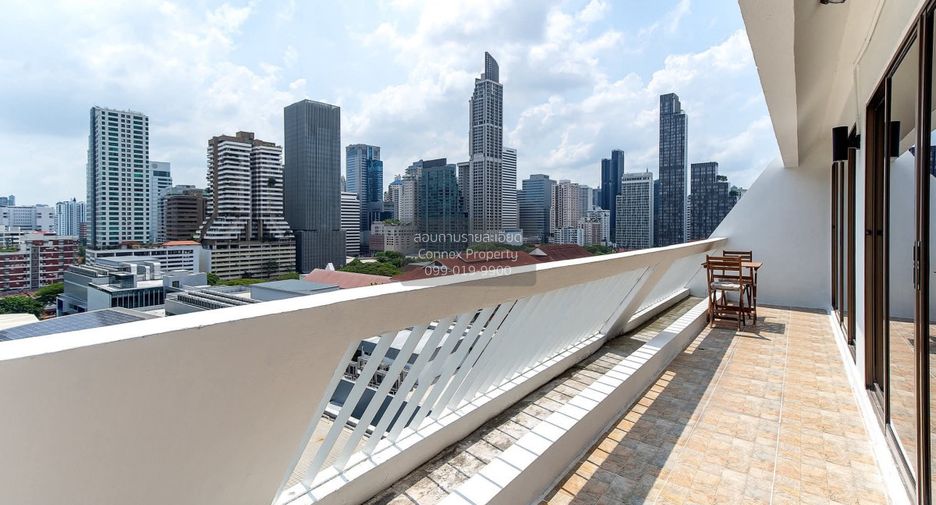 For rent 3 bedrooms condo in Watthana, Bangkok
