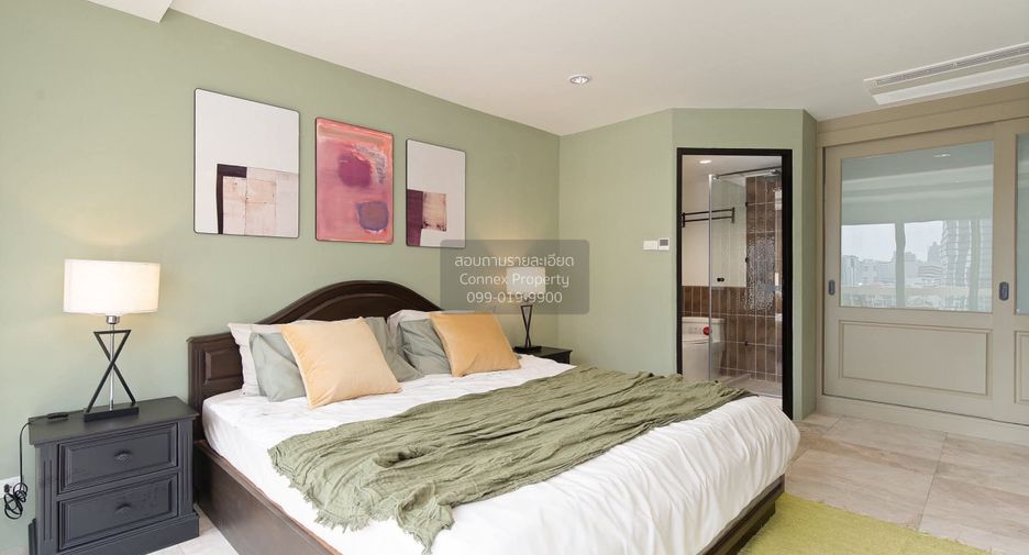 For rent 3 bedrooms condo in Watthana, Bangkok