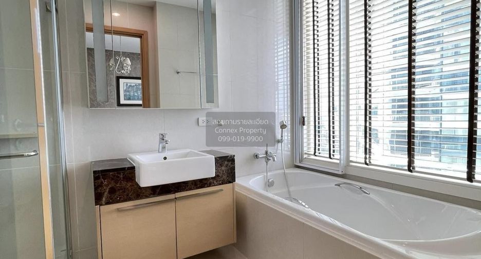 For rent 3 bedrooms condo in Khlong Toei, Bangkok