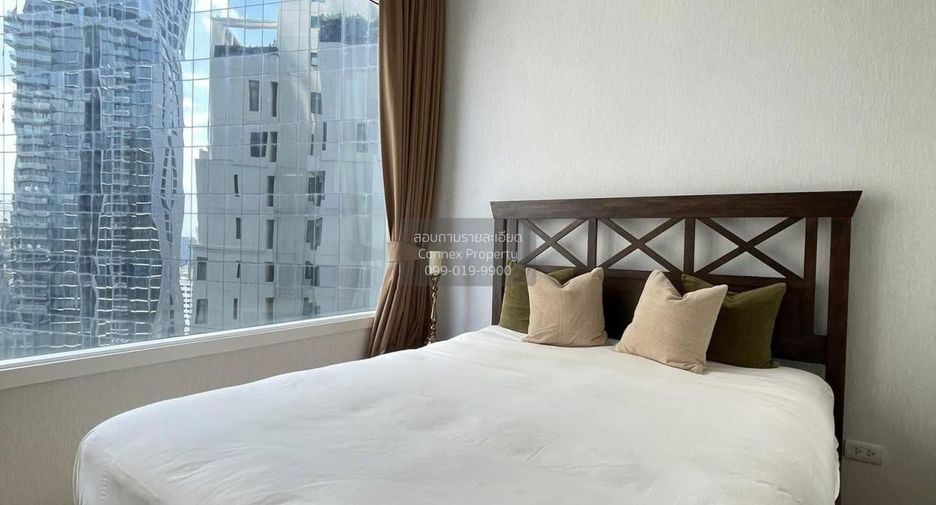 For rent 3 bedrooms condo in Khlong Toei, Bangkok