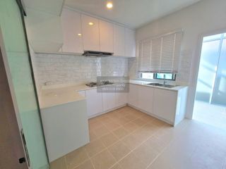Casa en alquiler de 4 habitaciones en Lat Krabang, Bangkok