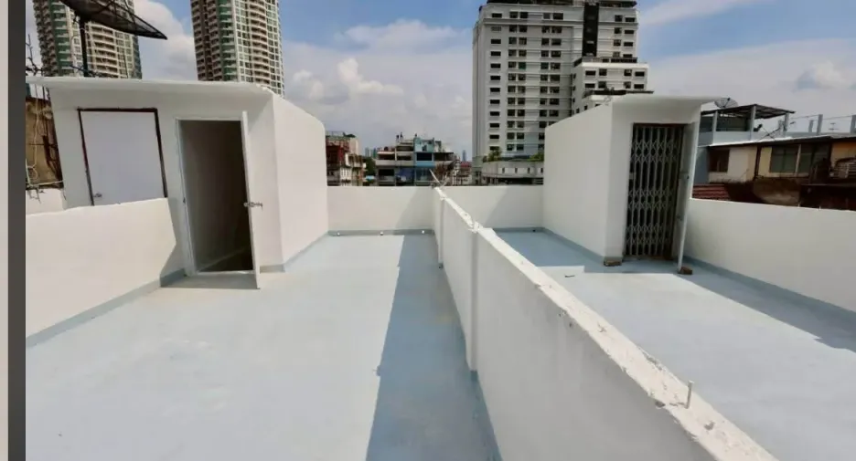 For rent 4 bedrooms townhouse in Sathon, Bangkok