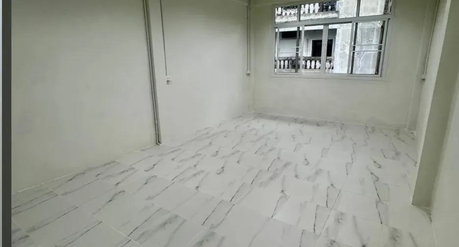 For rent 4 bedrooms townhouse in Sathon, Bangkok