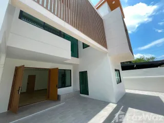 出售 5 卧室 独立屋 在 Wang Thong Lang, 曼谷
