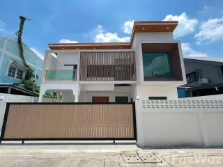 出售 5 卧室 独立屋 在 Wang Thong Lang, 曼谷
