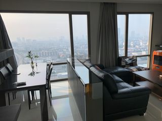 À louer 1 chambre condo à Yan Nawa, Bangkok