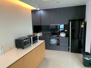 À louer 1 chambre condo à Yan Nawa, Bangkok