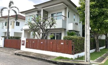 Casa en alquiler de 3 habitaciones en Khlong Sam Wa, Bangkok