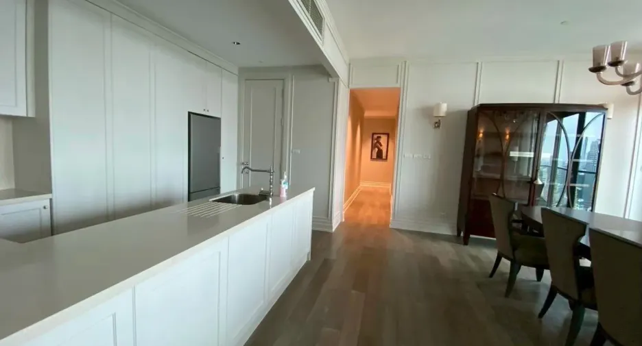 For sale 3 bedrooms condo in Pathum Wan, Bangkok