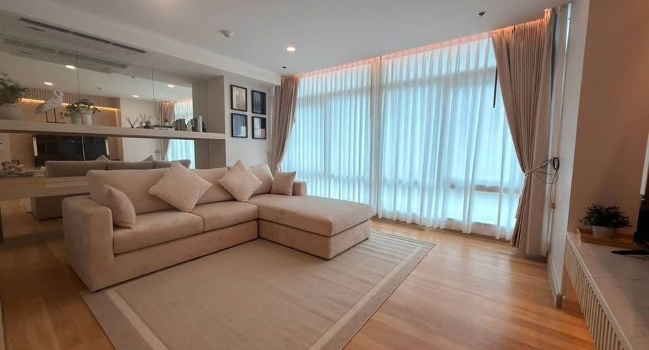 For rent 3 bedrooms condo in Watthana, Bangkok