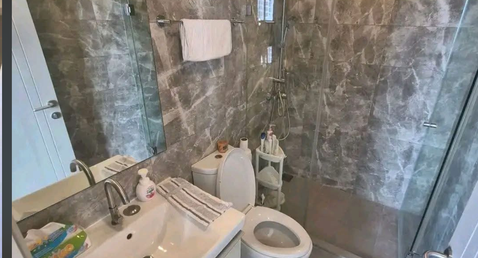 For rent 2 bedrooms condo in Pathum Wan, Bangkok