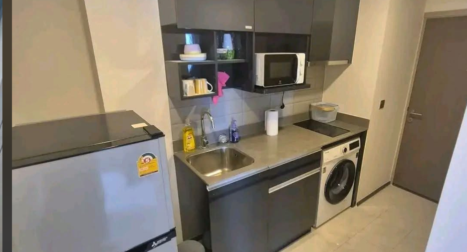 For rent 2 bedrooms condo in Pathum Wan, Bangkok