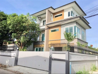 Haus zur Miete mit 4 Zimmer in Lat Phrao, Bangkok