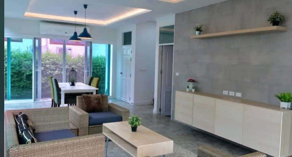 Haus zur Miete mit 4 Zimmer in Lat Phrao, Bangkok