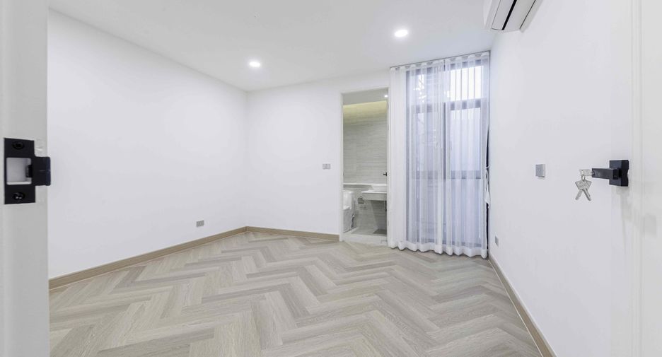 Reihenhaus zum Kauf mit 3 Zimmer in Watthana, Bangkok