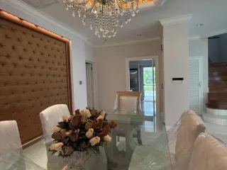For sale and for rent 4 bedrooms house in Phra Khanong, Bangkok
