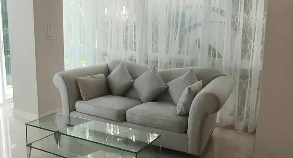 出售 和 出租 4 卧室 独立屋 在 Phra Khanong, 曼谷
