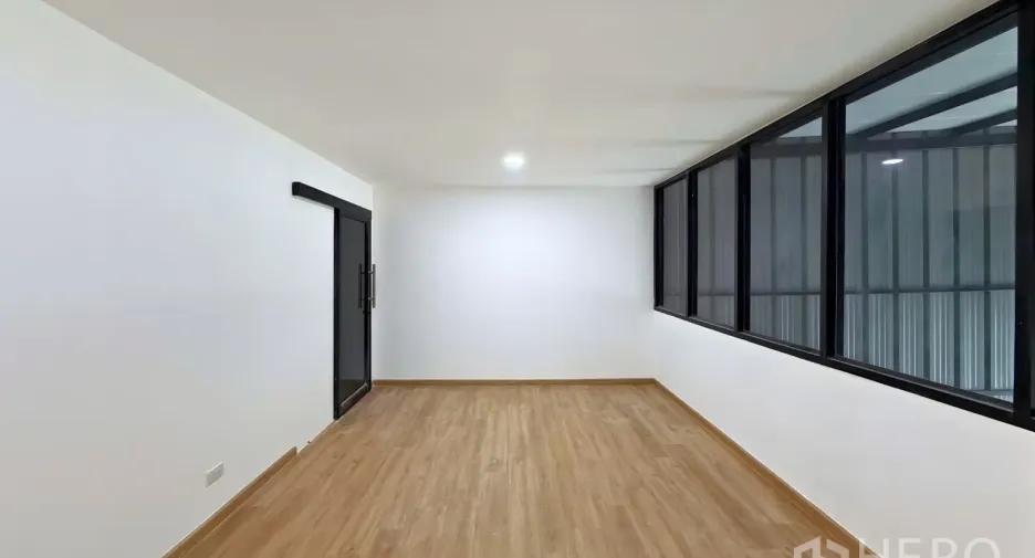 For rent warehouse in Suan Luang, Bangkok