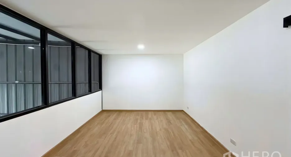 For rent warehouse in Suan Luang, Bangkok