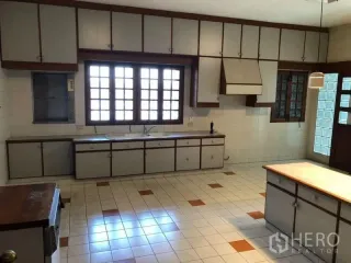 For sale 3 bedrooms house in Phra Khanong, Bangkok