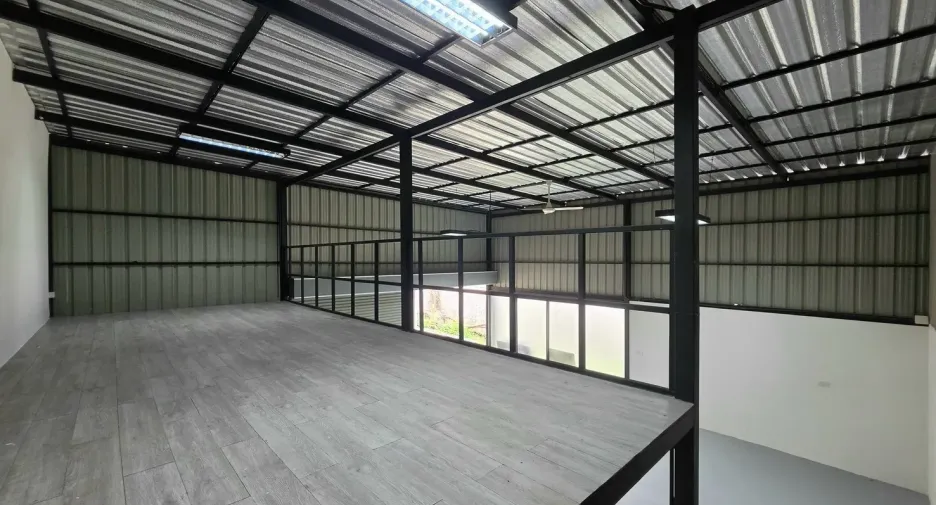 For rent warehouse in Suan Luang, Bangkok