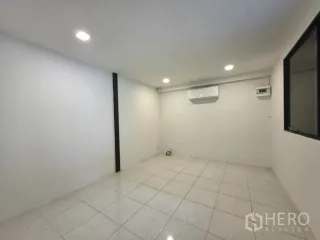 For rent warehouse in Suan Luang, Bangkok