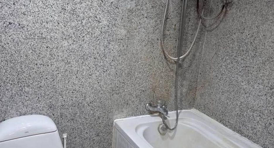 For sale 2 ベッドルーム condo in Watthana, Bangkok