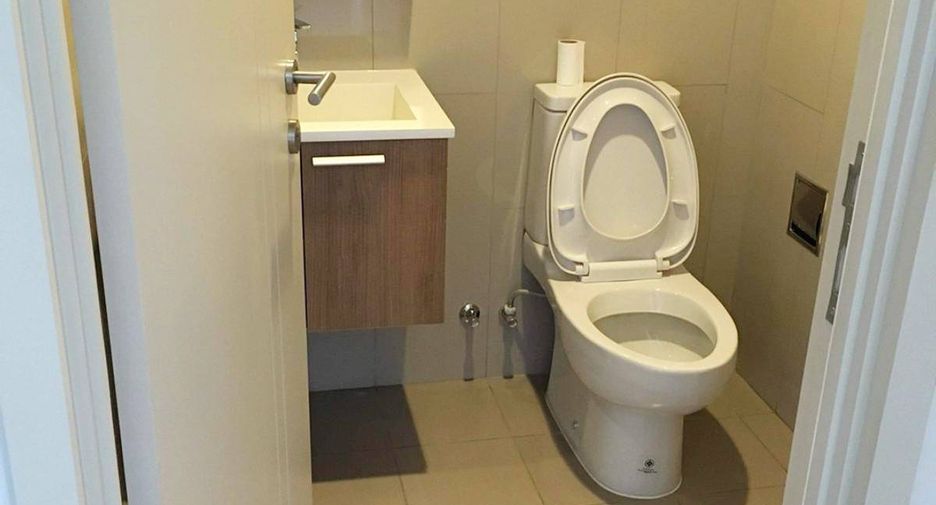 For sale 2 bedrooms condo in Watthana, Bangkok