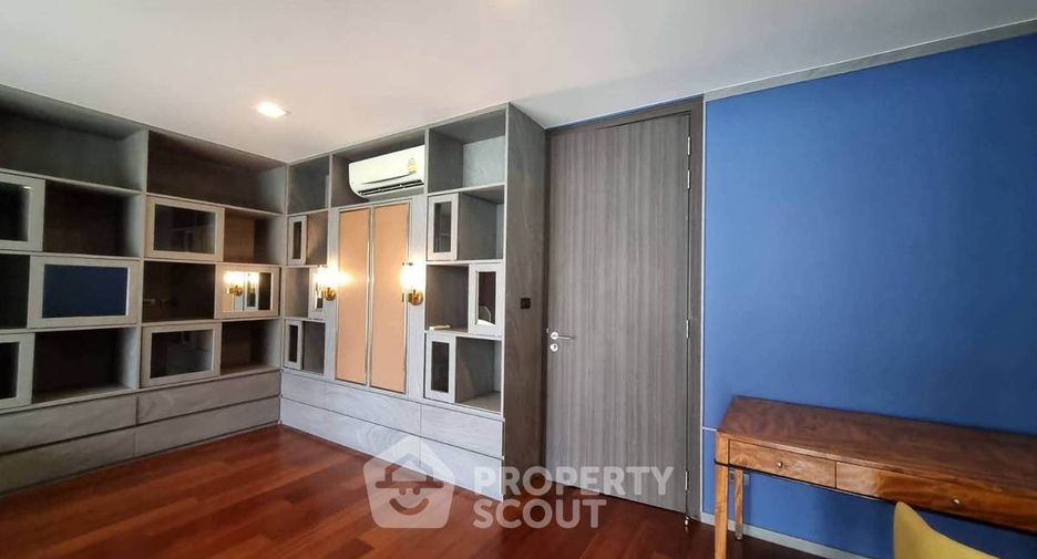 Reihenhaus zur Miete und zum Kauf mit 4 Zimmer in Watthana, Bangkok