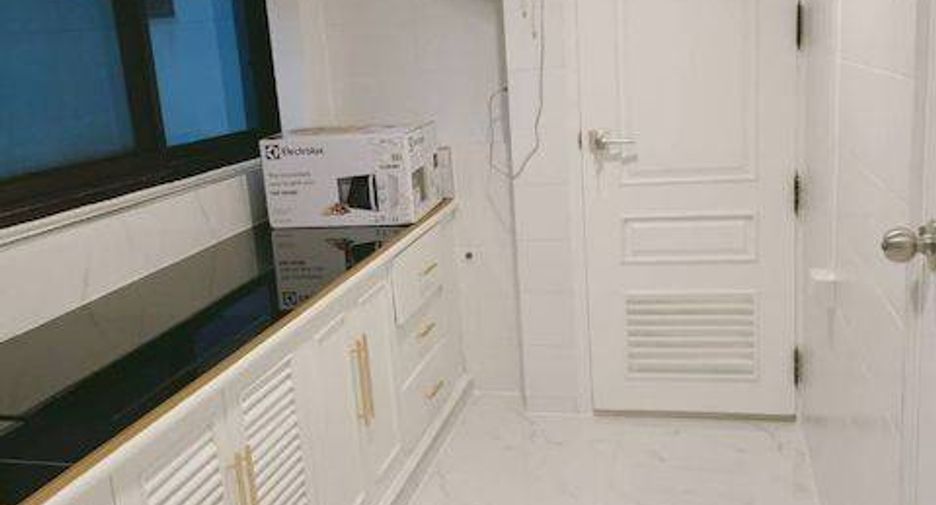 For rent 2 ベッドルーム condo in Watthana, Bangkok