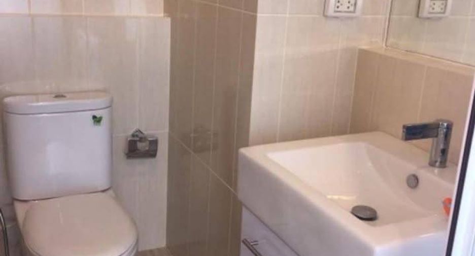 Wohnung zur Miete mit 2 Zimmer in Huai Khwang, Bangkok