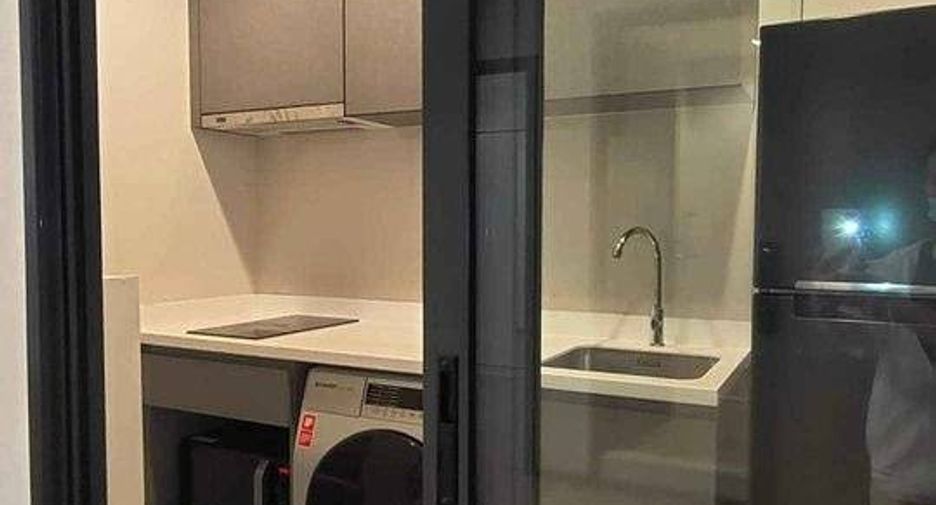 Condo en alquiler de 2 habitaciones en Huai Khwang, Bangkok