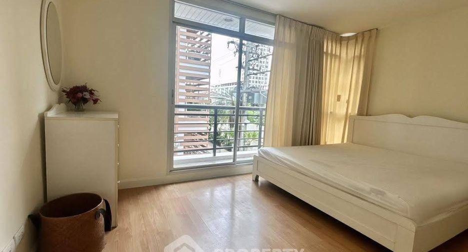 For rent 2 ベッドルーム condo in Phra Khanong, Bangkok