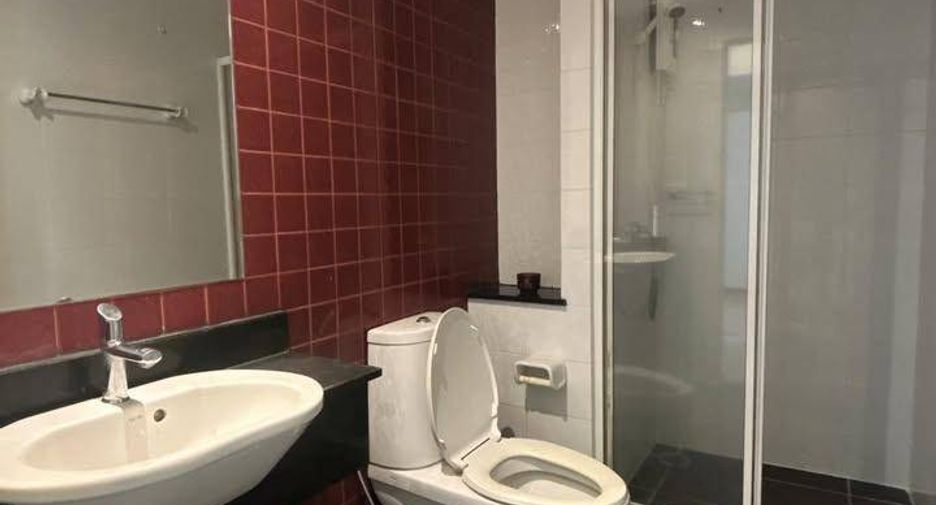 For rent 2 ベッドルーム condo in Phra Khanong, Bangkok
