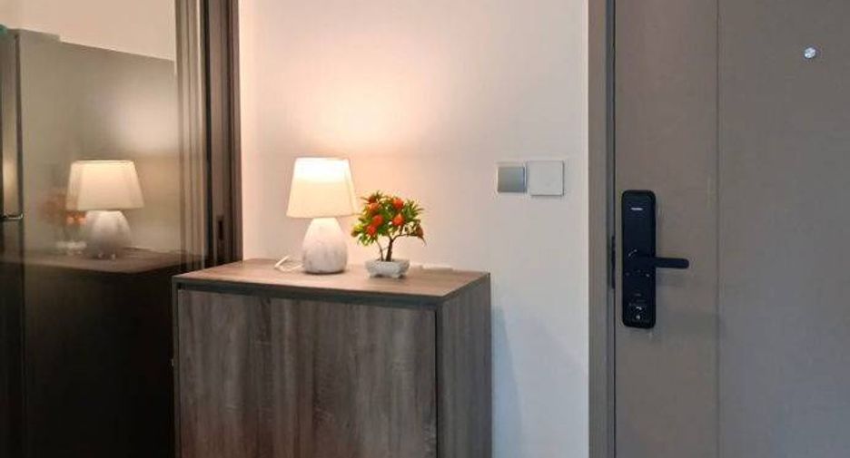 Condo en alquiler de 2 habitaciones en Huai Khwang, Bangkok
