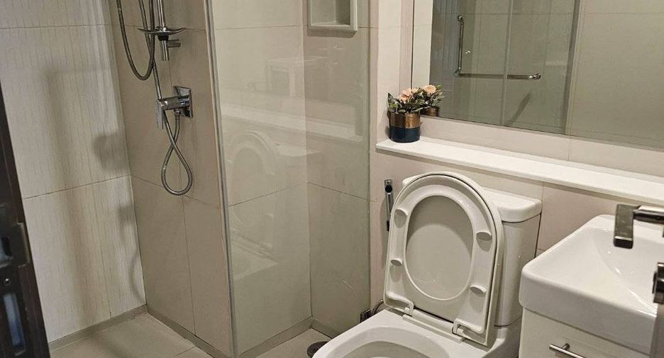 For rent 1 bed condo in Huai Khwang, Bangkok