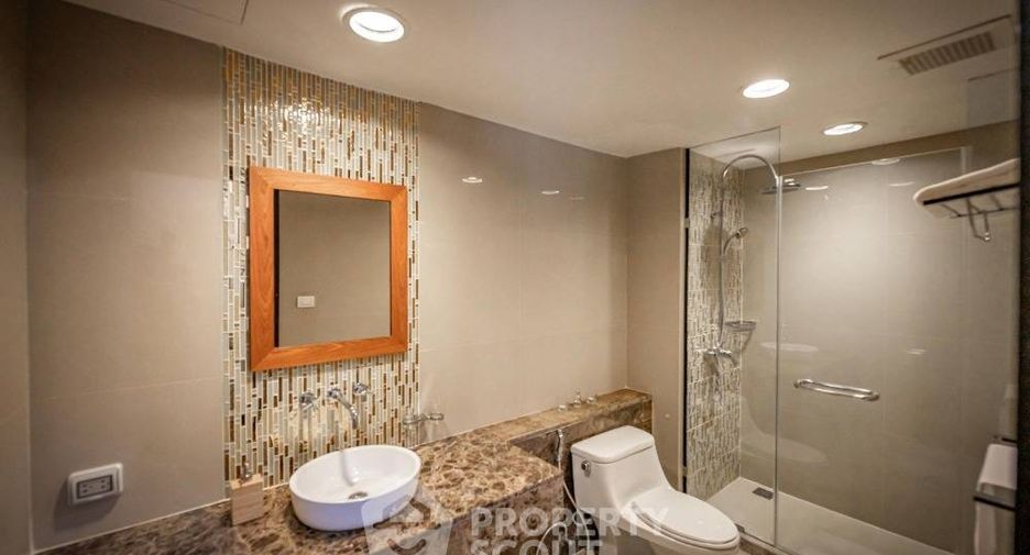 Condo en venta de 2 habitaciones en Khlong Toei, Bangkok