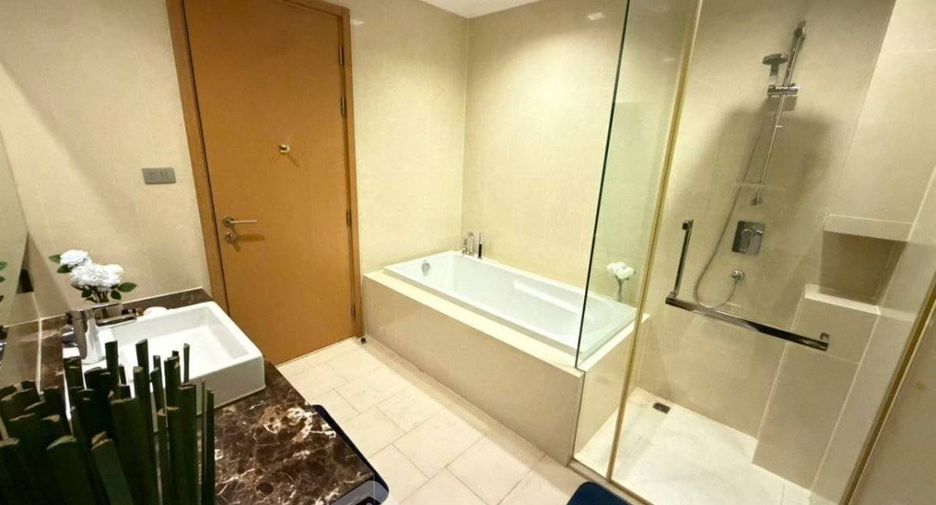 For sale 2 ベッドルーム condo in Khlong Toei, Bangkok