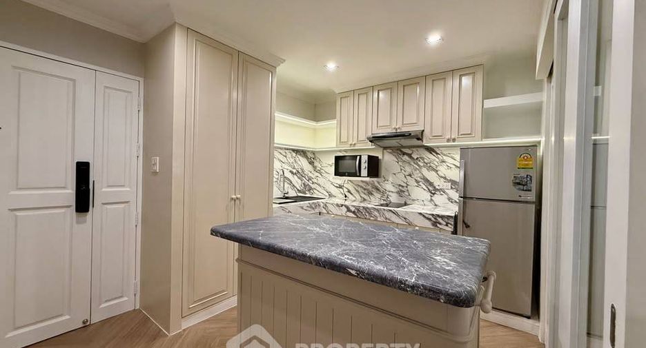 For sale 3 bedrooms condo in Watthana, Bangkok