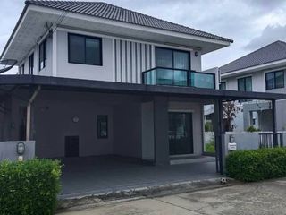 À vendre 3 chambres maison à Si Racha, Chonburi